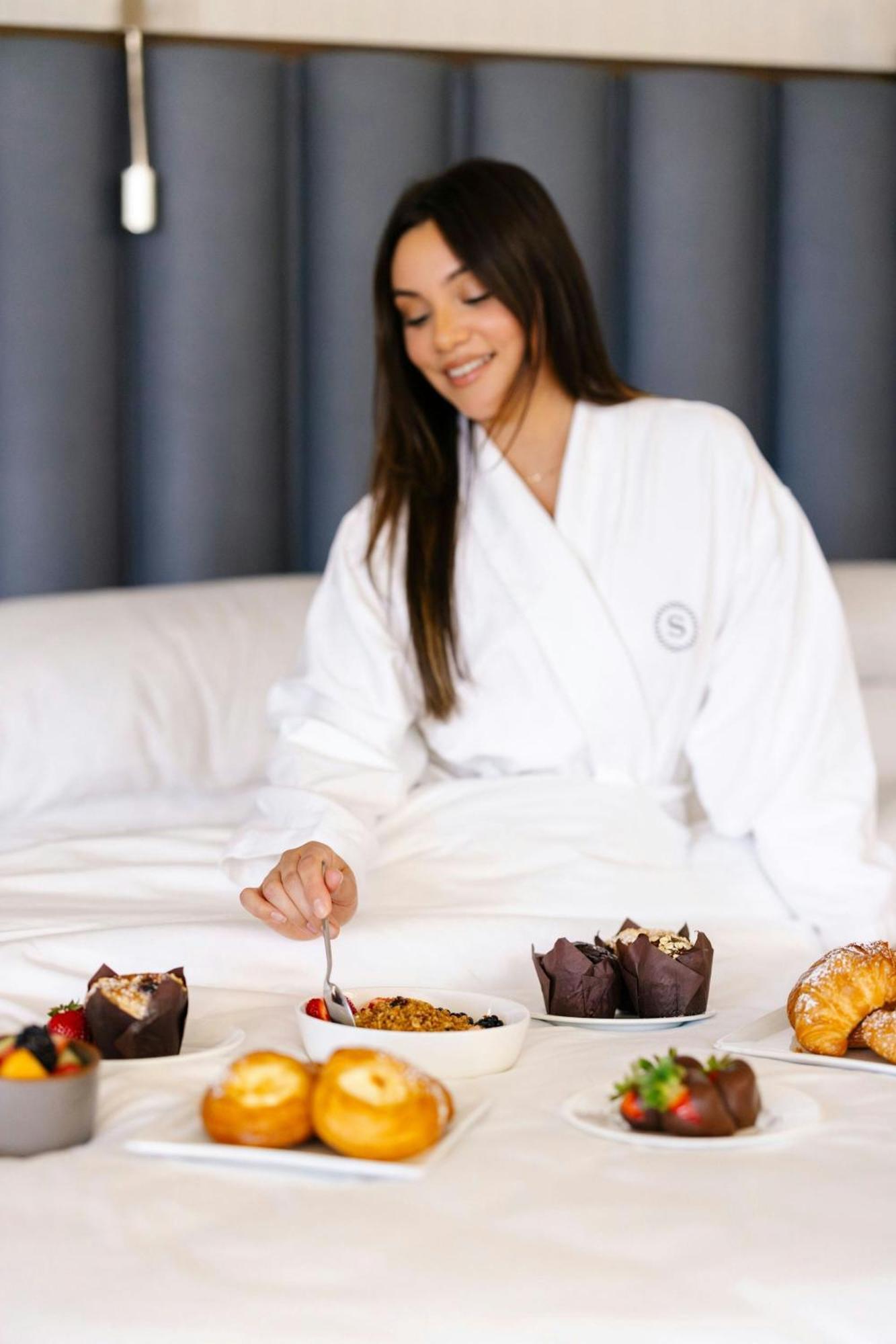 Sheraton Grand Los Angeles Kültér fotó